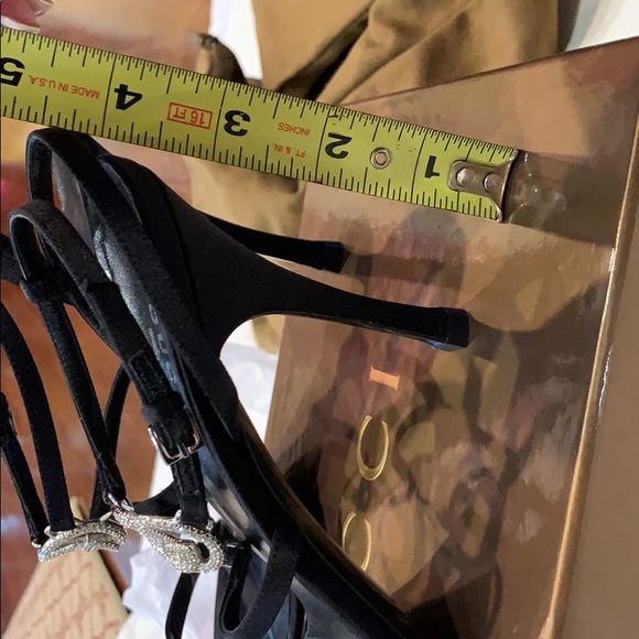 Gucci strappy heel. Crystal double G’s. Size 6M - Picture 6 of 12